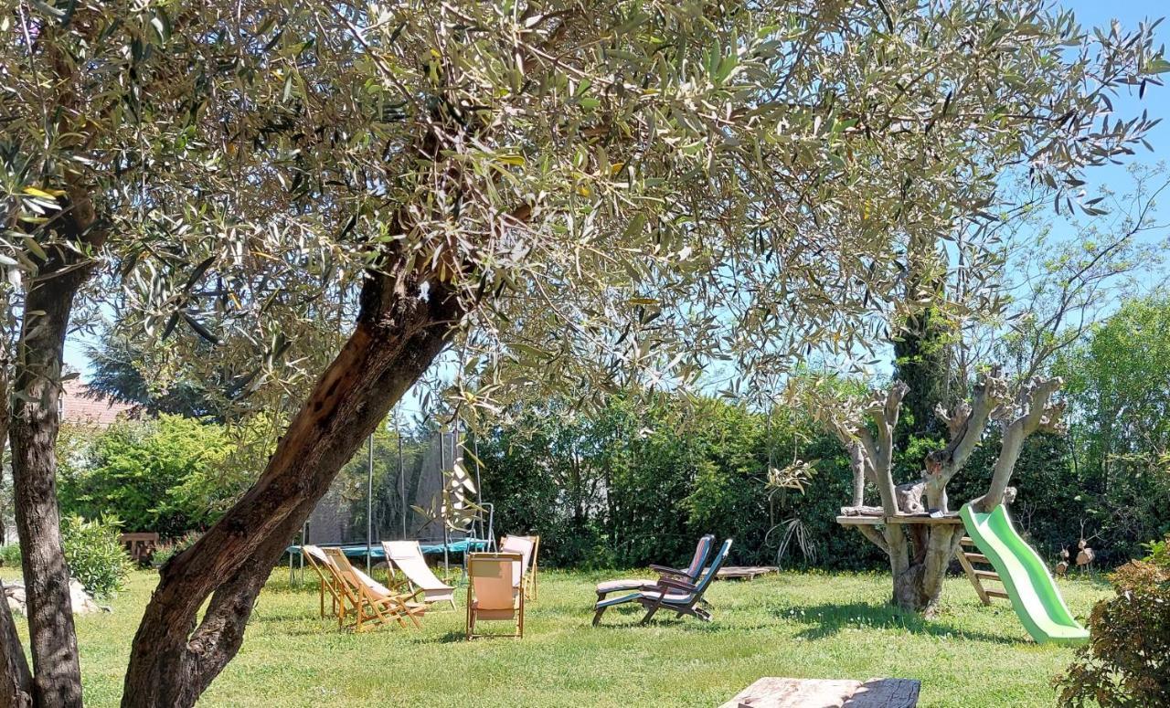 Bed and Breakfast L'Esperluette En Camargue Юшо Экстерьер фото